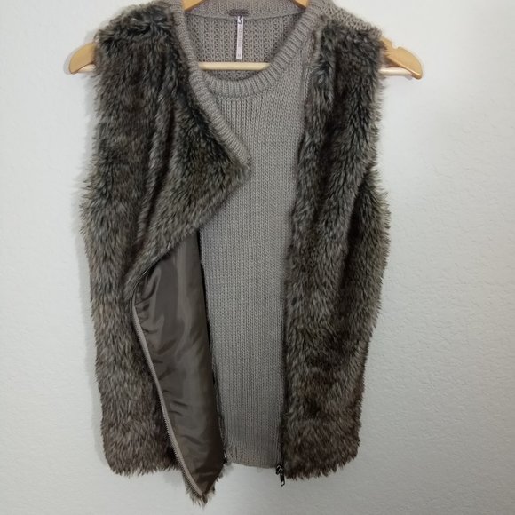 Poof Brown Waffle Knit Faux Fur Vest - Picture 8 of 8